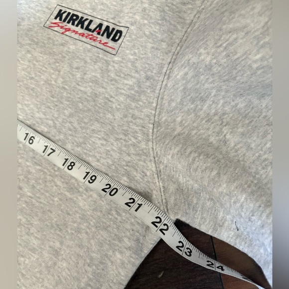 Kirkland Signature Unisex Logo Crewneck Sweatshirt Men's Size-M Women's Size-L - Picture 6 of 6